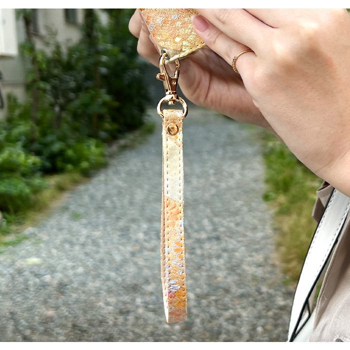 西陣織 明 ナスカン付き ストラップ 和風 マルチストラップ キーホルダー 金襴 華やか 高級 落下防止 スマホ スマホケース 和柄 着物 定期入れ パスケース リストストラップ レディース 手帳型 携帯ストラップ 携帯