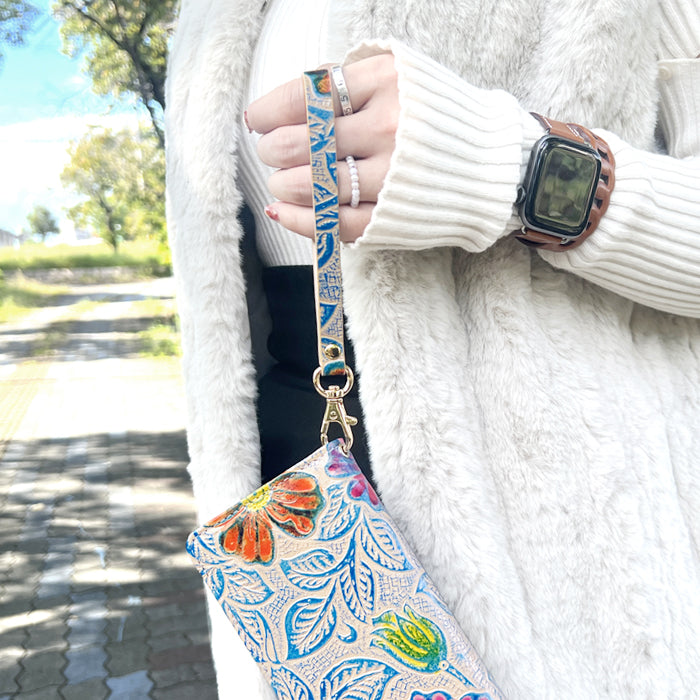 牛革 レトロな 花型押し ナスカン付き ストラップ リストストラップ 定期入れ フラワー 花 スマホケース 革 携帯 落下防止 キーホルダー 携帯ストラップ スマホ マルチストラップ レザー レディース パスケース 手帳型 本革